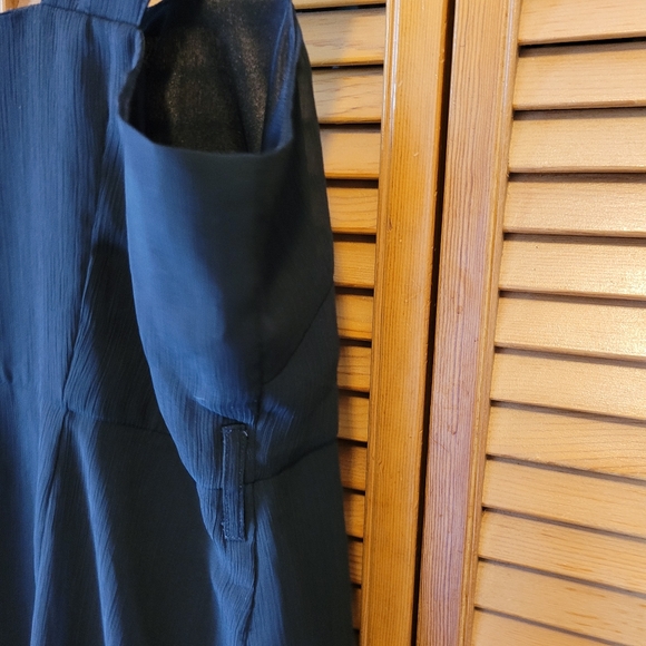 H&M Mama Black & White Flowy Dress - Picture 6 of 6